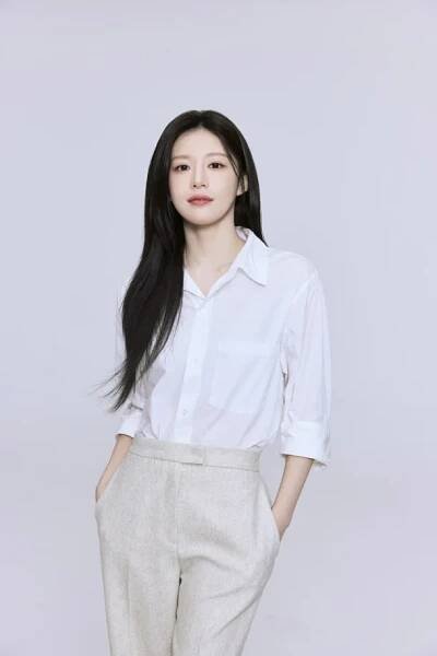 Go Yoon Jung 2025 1