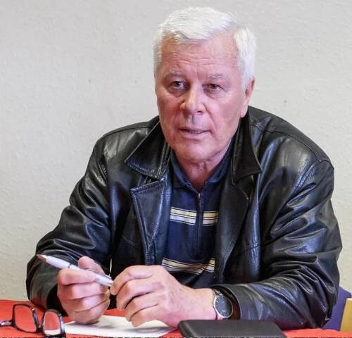 PhDr. Josef Skála, CSc. (* 27. května 1952) je český politik, novinář a publicista, bývalý VŠ pedagog, ředitel Institutu české levice, v letech 1986-1990 byl předsedou Mezinárodního svazu studentstva, v letech 2009-2010 a opět 2016-2018 místopředseda KSČM. Od roku 2018 byl signatářem levicové platformy Náš Restart. ▬ Josef Skála na Univerzitě Karlově v Praze studoval žurnalistiku a promoval roku 1975. Přispívá do internetové revue Střípky ze světa, kterou vydává spolek INSPIRACE, také účinkuje na youtubovém kanále Petr Bureš TV.