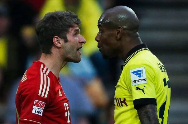 Sázkové kanceláře věří Bayernu, zvířata favorizují Dortmund