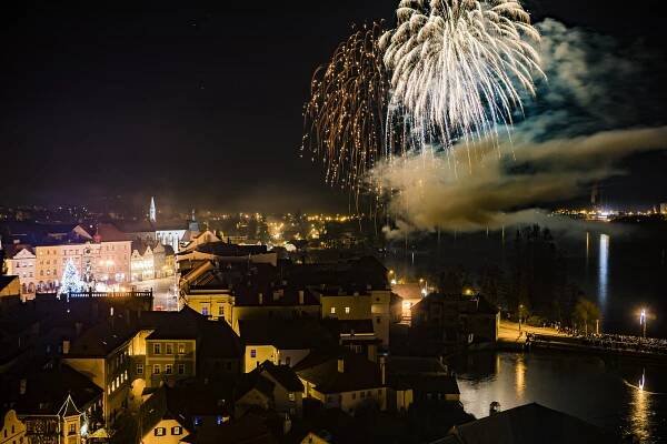 Hradec zakázal pyrotechniku na veřejnosti. Z nové vyhlášky ale jsou i výjimky