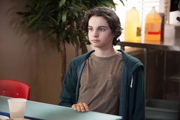 Famílie - The Scale of Affection Is Fluid - Z filmu - Max Burkholder