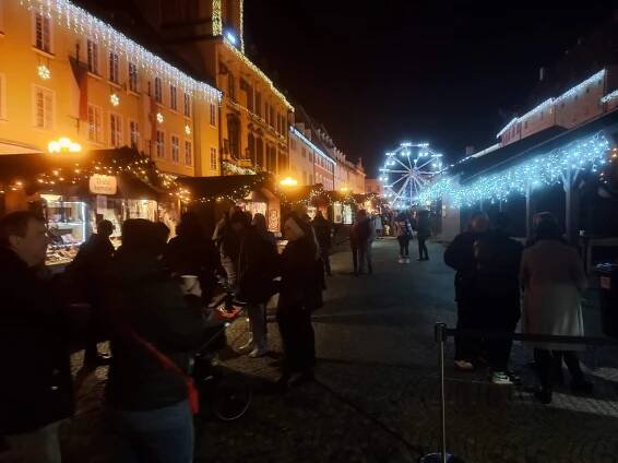 V Chebu mají adventní město. Největší trhy v kraji lákají na trdlo i kluziště