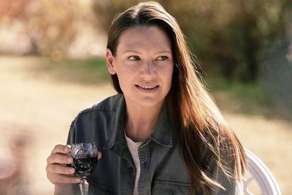 Anna Torv HBO The Last of Us Season 1 - Episode 3 TESS