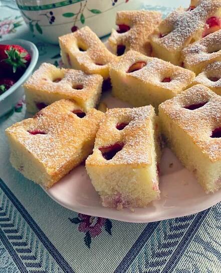 Starkina jahodová bublanina – Recepty od Starkej
