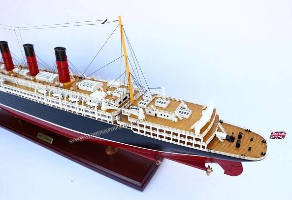 RMS Lusitania stern deck