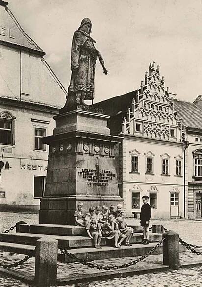 Z historie města Tábora. Fotografie pochází z táborského atelieru Šechtl a Voseček. Zveřejňujeme je s laskavým svolením Marie Šechtlové.