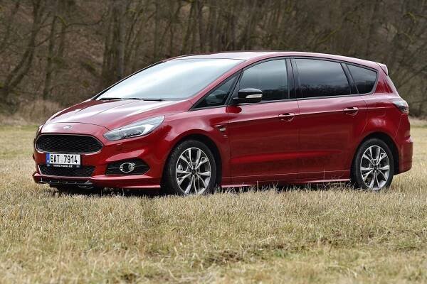 VIDEOTEST: Král prostoru i zatáček. Nový Ford S-Max