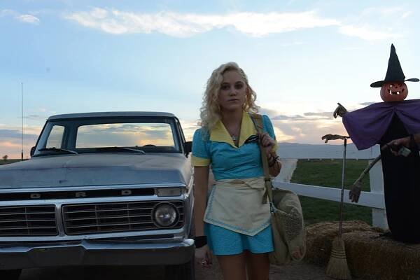 The Guest - Z filmu - Maika Monroe