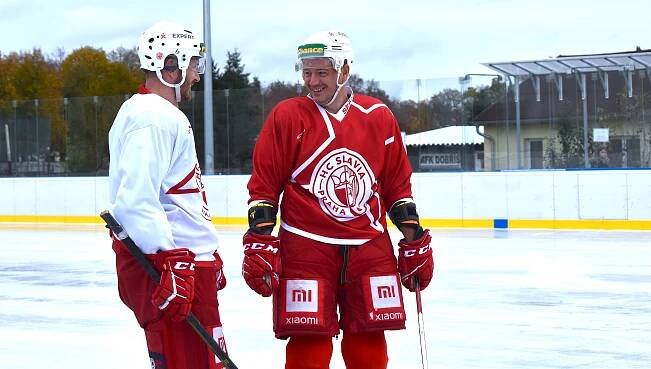 HC Slavia Praha | Slavia omlazuje kádr, Jan Novák dostal nabídku na jinou pozici v klubu