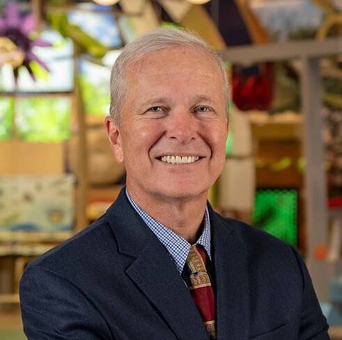 Doug Jones receives distinguished service award from American Alliance of Museums