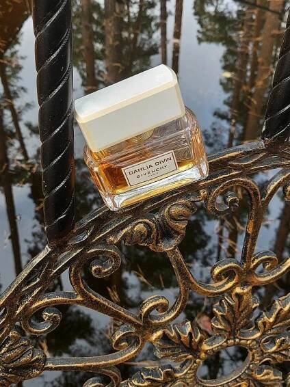 Dahlia Divin Givenchy pro ženy