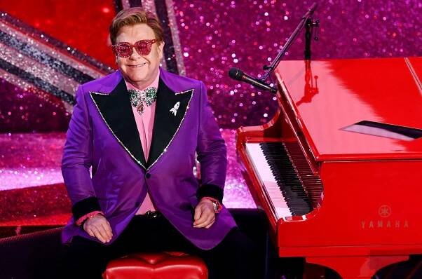 2020 Oscars: Elton John Performs '(I'm Gonna) Love Me Again'