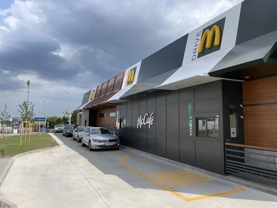 Znojmo zachvátila fastfoodová horečka. Ve městě otevřel první McDonald's