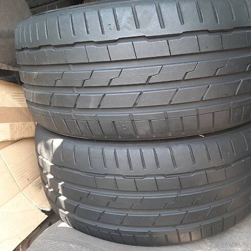 235/40/19 Hankook 4ks 7mm letni na Tesla ID