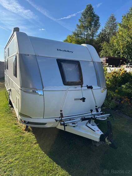 Prodám karavan  Hobby DE Luxe  560 KMFE IC Line, Palandy