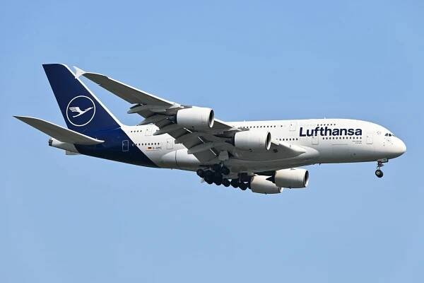 Lufthansa A380 stops off in Boston after tablet jams in seat