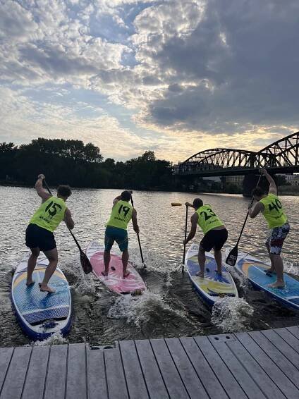 Firemní akce na Vltavě - večírek, teambuilding nebo tiskovka - Kayak Beach Bar