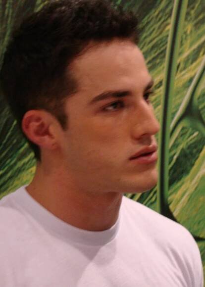 Michael Trevino – Wikipedie