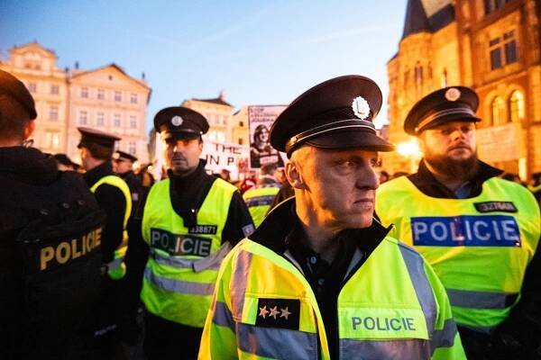 Policie opět řešila desítky případů schvalování ruské invaze | iROZHLAS - spolehlivé zprávy