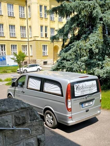 zajistime-pohreb-v-jaromeri-a-hradci-kralove---archangelus-pohrebni-sluzba-8