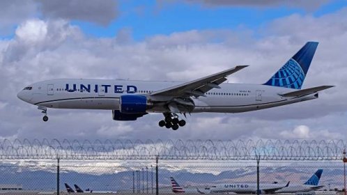 16 Injured When United Airlines Boeing 777 Hits Severe Turbulence