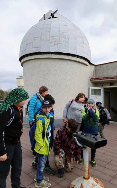 III. třída na exkurzi v Hvězdárně a planetáriu v Hradci Králové - Základní škola logopedická a Mateřská škola logopedická Choustníkovo Hradiště