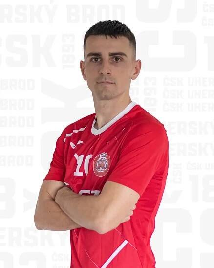 PŘEDSTAVUJEME VÁM... Denis Jančo #10