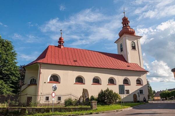 Soubor:Kostel Všech svatých Rokytnice.jpg