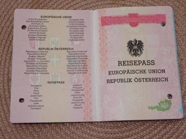 Starší - neplatný - rakouský cestovní pas - Starožitnosti a umění