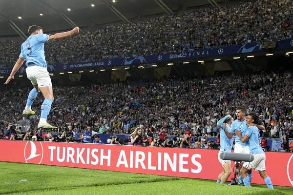 Finále odomkol stopér senzačnou prihrávkou. Manchester City bol proti Interu nezvyčajne zraniteľný
