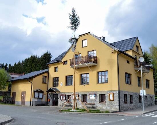 Ostružná - obecní úřad foto 2
