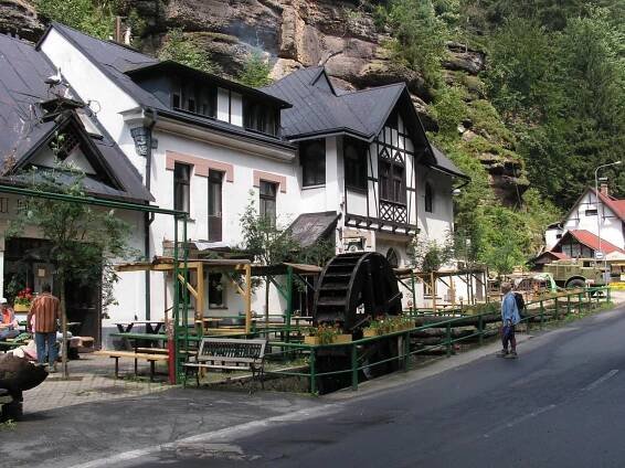 Okružní výlet soutěskami Kamenice a na Pravčickou bránu | Hotel Ostrov ****