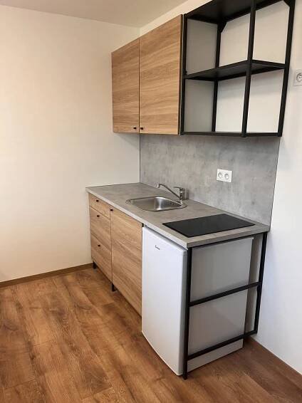 Pronájem bytu 1+kk 23 m², Suchdolské náměstí, Praha, Praha
