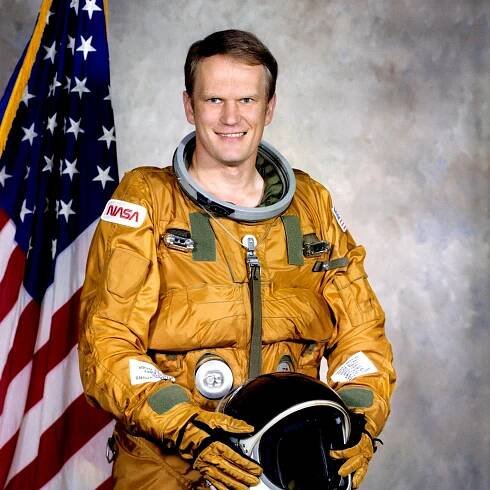 Karol Bobko, First to Pilot the Challenger Into Space, Dies at 85