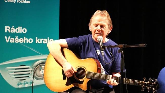 Vojta Kiďák Tomáško ve studiovém sále Českého rozhlasu České Budějovice | foto: Anna Pospíšilová,  Český rozhlas