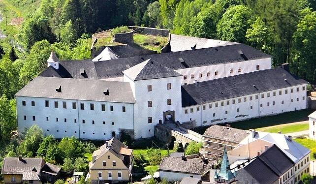 Z�mek Kol�tejn - skv�l� m�sto v srdci Jesen�k�