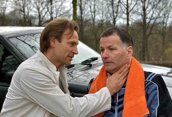 In aller Freundschaft - Falscher Ehrgeiz (S10E19) (2007)