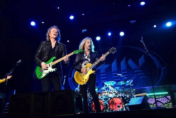 James 'J.Y.' Young and Tommy Shaw of the band Styx