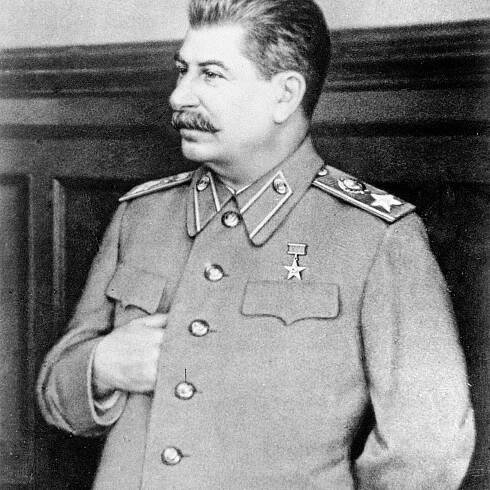 Paranoidní podezíravost, primitivní hysterie. Co předcházelo tomu, než Stalin natáhl bačkory