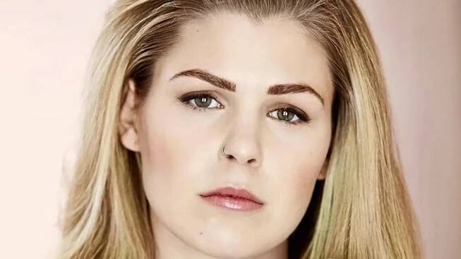Prolhaná influencerka Belle Gibson: Předstírala rakovinu, aby hrála na city sledujících. Peníze pak utratila za luxus – Lifee.cz