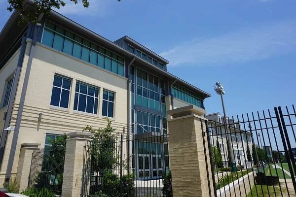New performing arts building at Isidore Newman