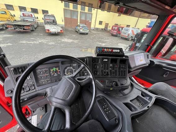 SCANIA P94   260 4X2 2500L vody
