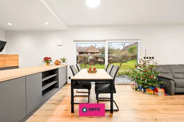 PRODÁNO | Moderní rodinný dům 5+kk, 172 m² – Rousínov – výhled na rybník