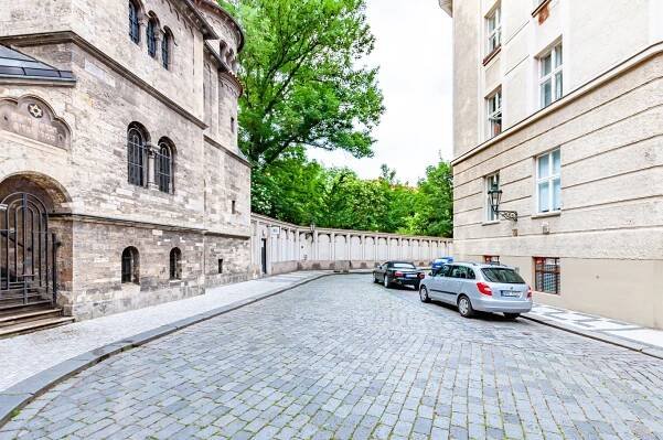 PRONAJMUTO / Pronájem bytu 3kk, Praha 1, U Starého Hřbitova - FARAON reality