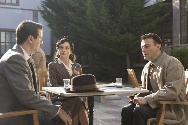 Birce Akalay - Bir Cumhuriyet Şarkısı - Z filmu