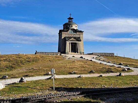 Túra: Štyri razy na októbrový Schneeberg: s deťmi od konečnej stanice zubačky Schneebergbahn | HIKING.SK