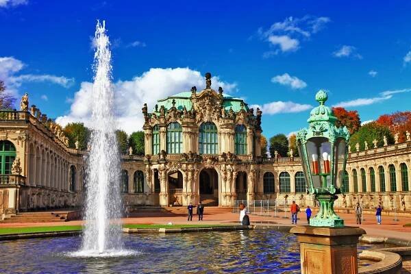 Galerie Zwinger s fontánou