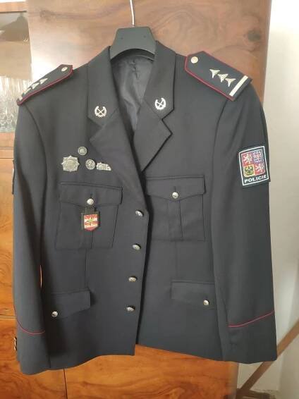 Slavnostní uniforma PČR vz15 - Sběratelství