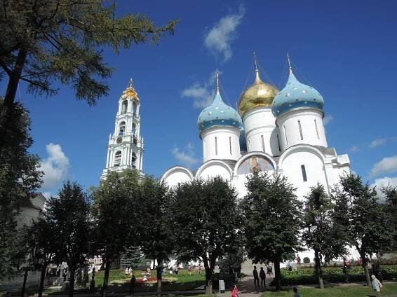 Soubor:Trojicko sergijevska lavra 08.jpg – Wikipedie