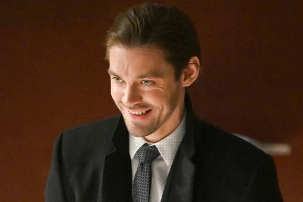 Tom Payne teases all the creepiness to come in 'Prodigal Son' season 2